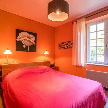 Beautiful House With Garden In Aude